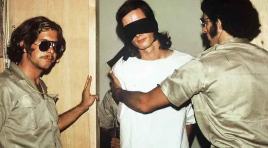 Imagen real del experimento de Stanford en 1971